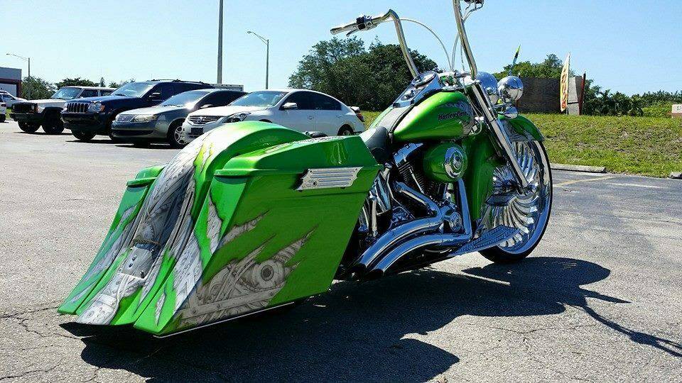 Harley Davidson Softail Drop Back Stretched Extended Saddlebags / fender Deluxe Heritage - Bike Life Nation