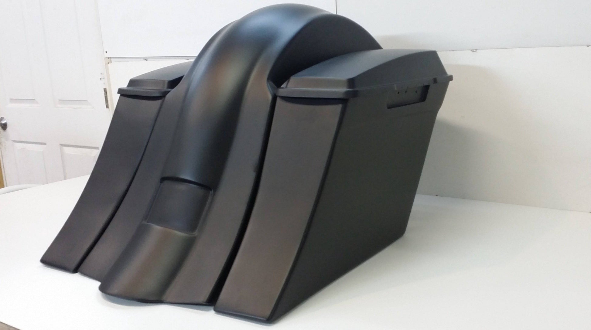 Harley Davidson Softail Drop Back Stretched Extended Saddlebags / fender Deluxe Heritage - Bike Life Nation